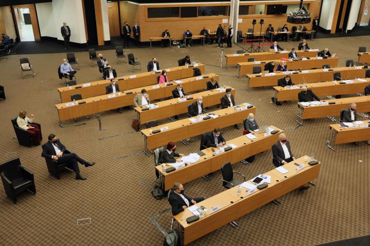 Αύξηση της ποινής για κατάχρηση εξουσίας στα επτά χρόνια ψήφισε η Βουλή